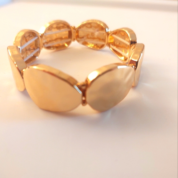 Pressed gold bangle brand new, gorgeous! - Picture 4 of 4